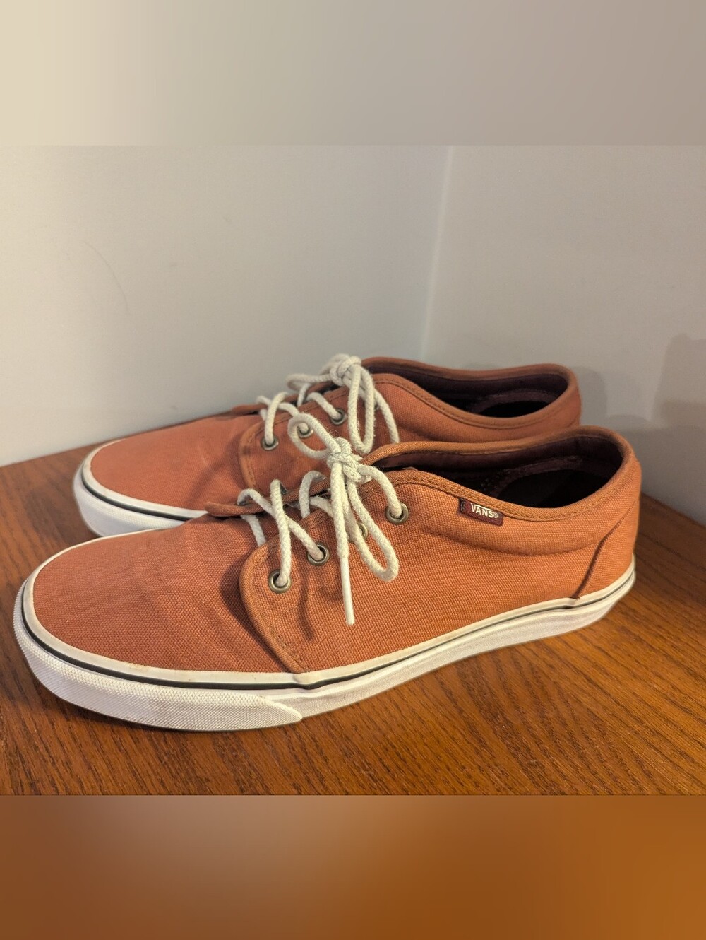 Vans Men’s Cognac Canvas Low Top Sneakers Size 10.5